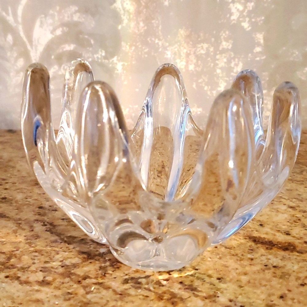 Vannes Le Chatel France crystal glass vase